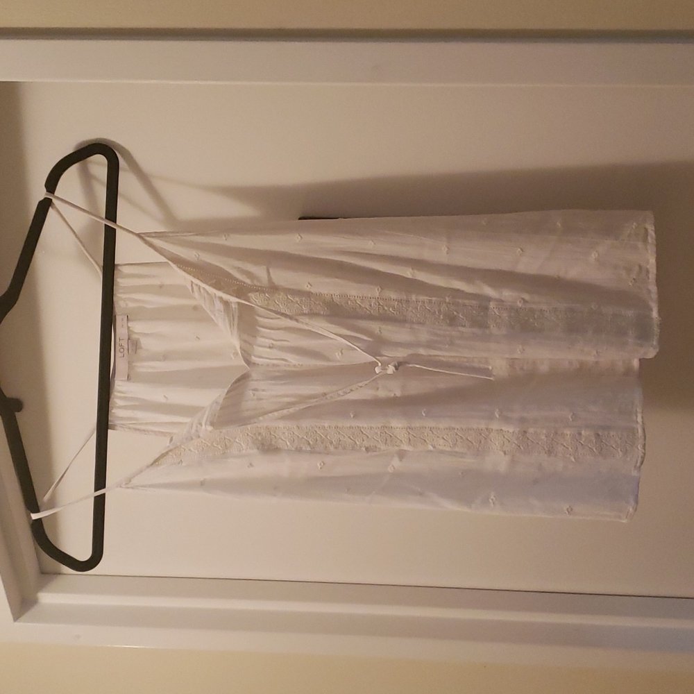 LOFT Light Weight Embroidered Top